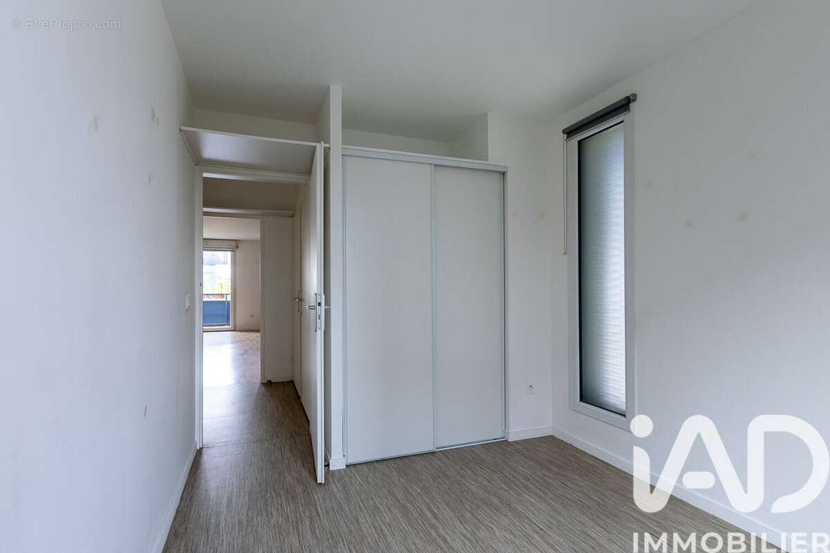 Photo 8 - Appartement à GENNEVILLIERS