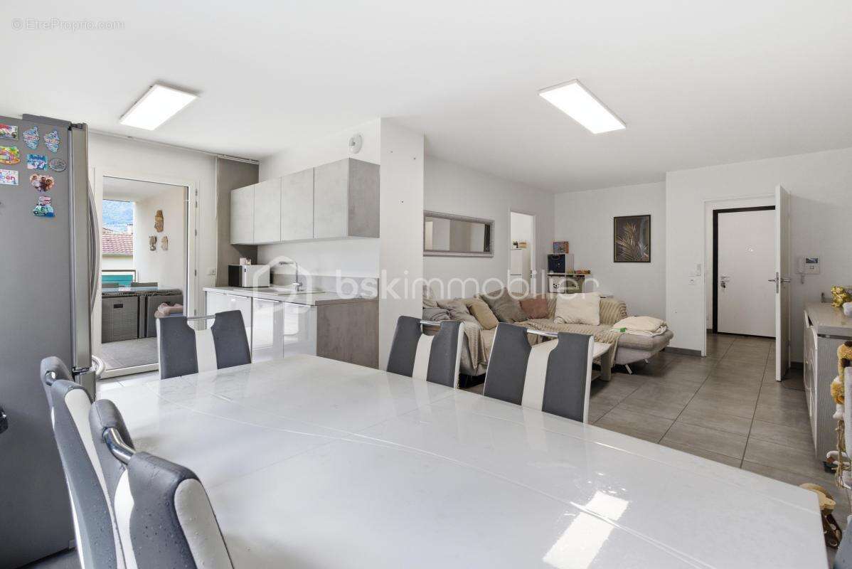 Appartement à SAINT-EGREVE