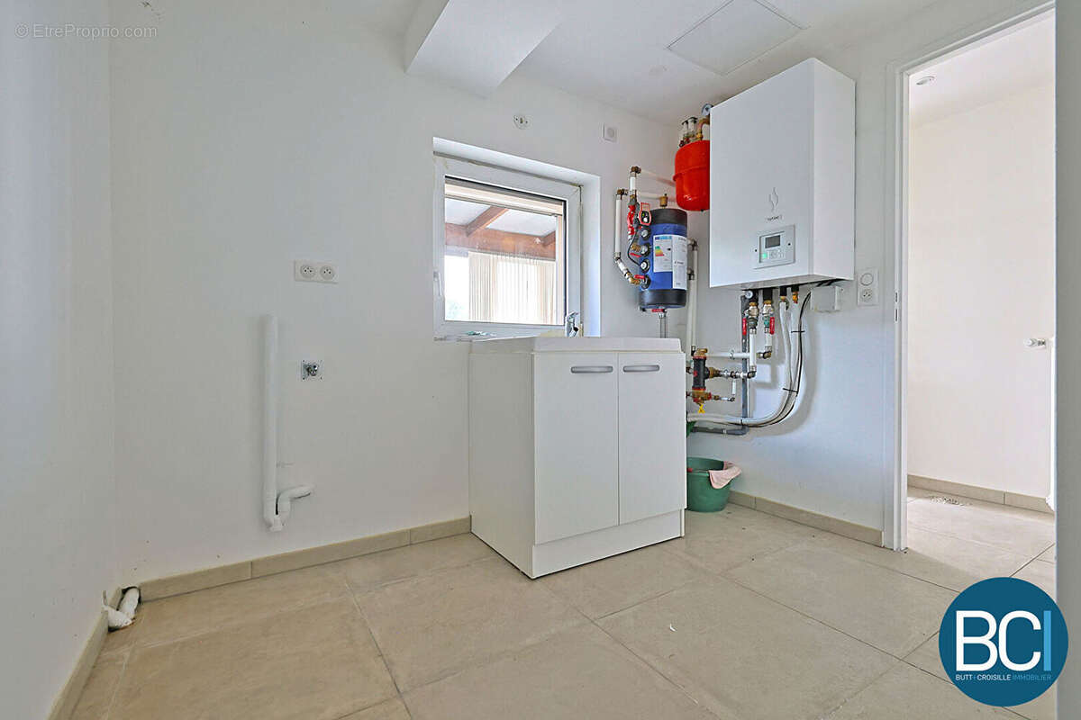 LAITRE-SOUS-AMANCE - Maison 5 pièces - 165 m2 - photo 13