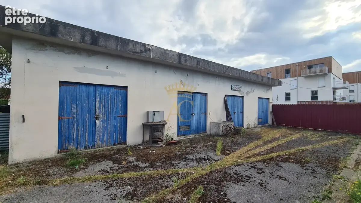Hangar et 4 garages - Zone commerciale de Cucq - photo 7