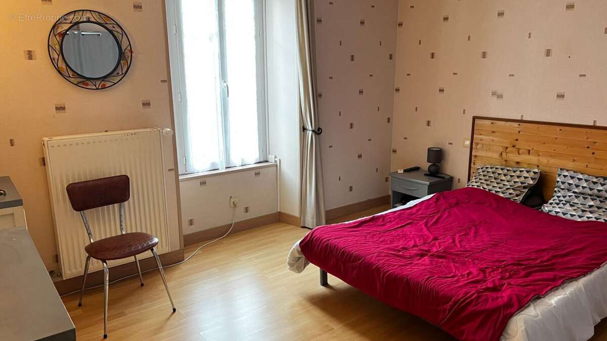 Maison à POUZAUGES