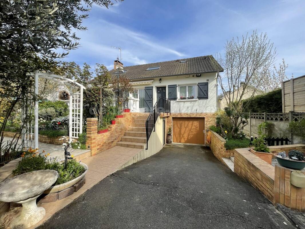 Façade avt 1 - Maison à CROSNE