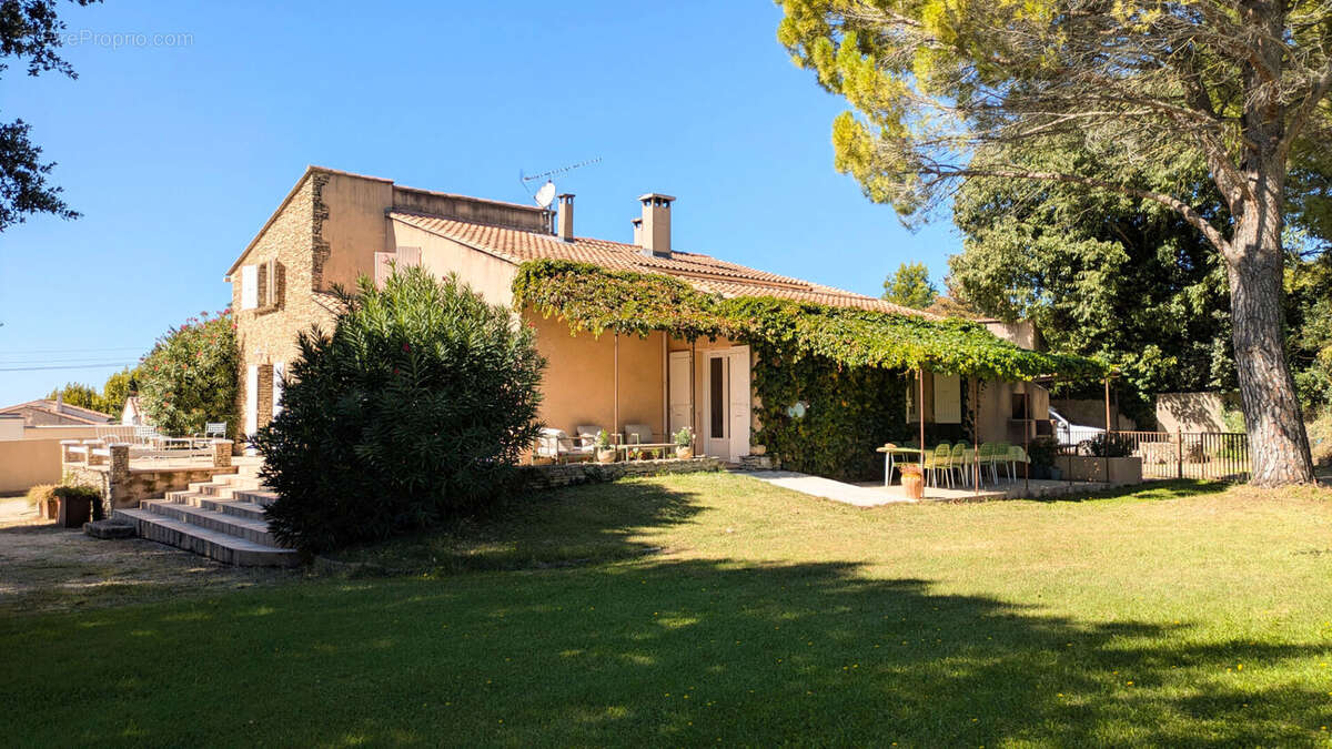 Maison à L'ISLE-SUR-LA-SORGUE