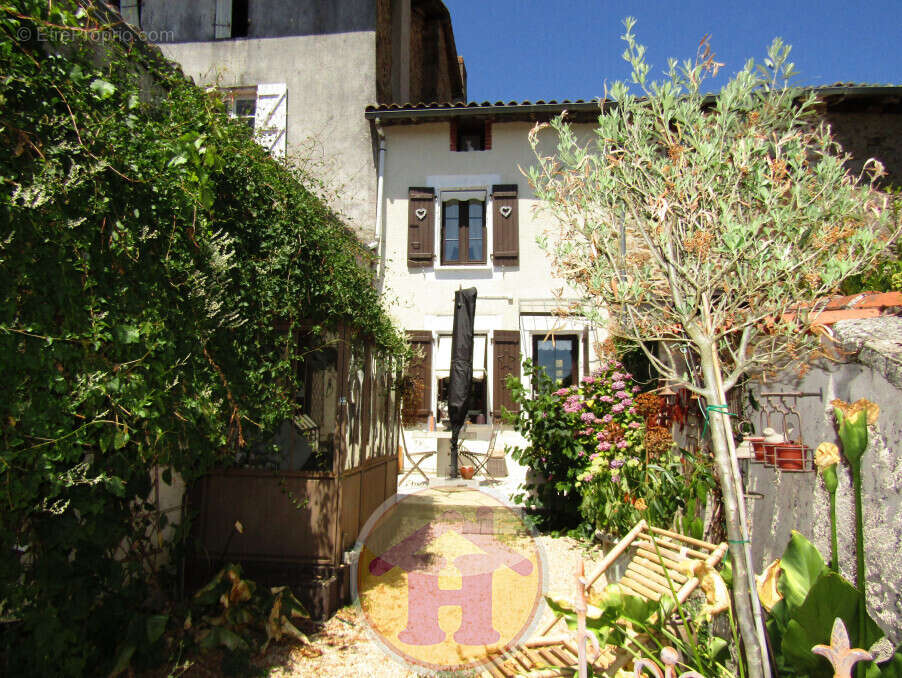 Maison à ROCHECHOUART