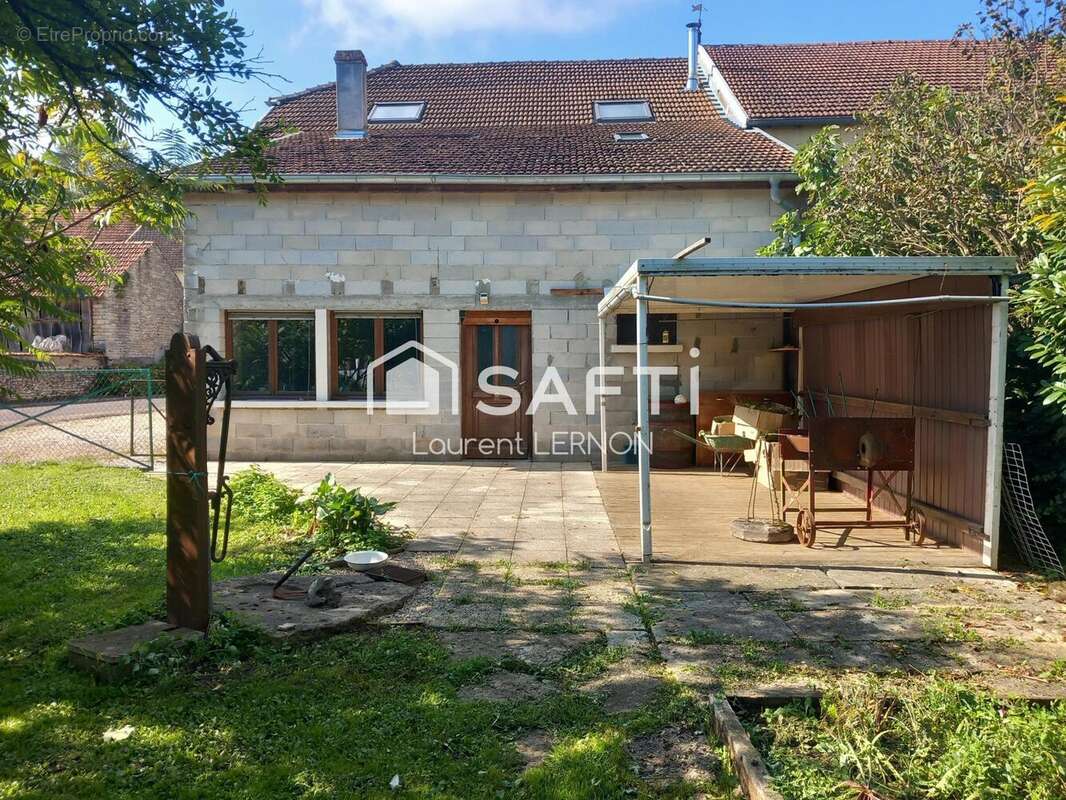 Photo 3 - Maison à COMBEAUFONTAINE