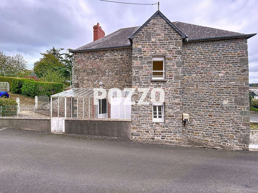 Maison à LE BENY-BOCAGE