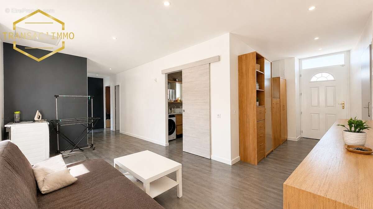 Maison 150 m² à Saint-Georges-De-Commiers  - photo 9