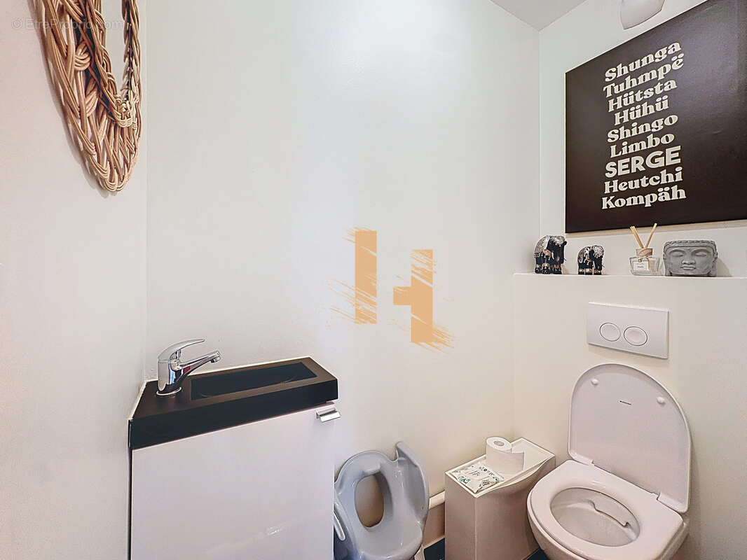 Appartement à NEYRON