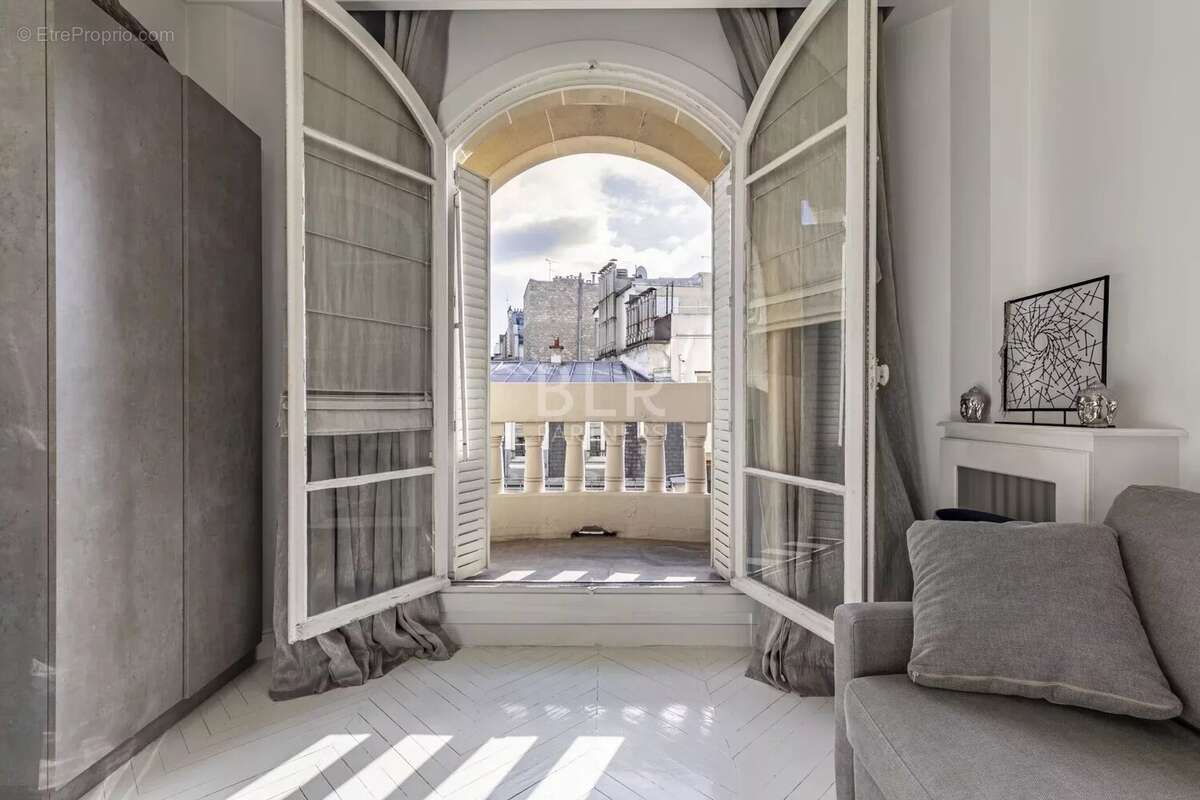 Appartement à PARIS-17E