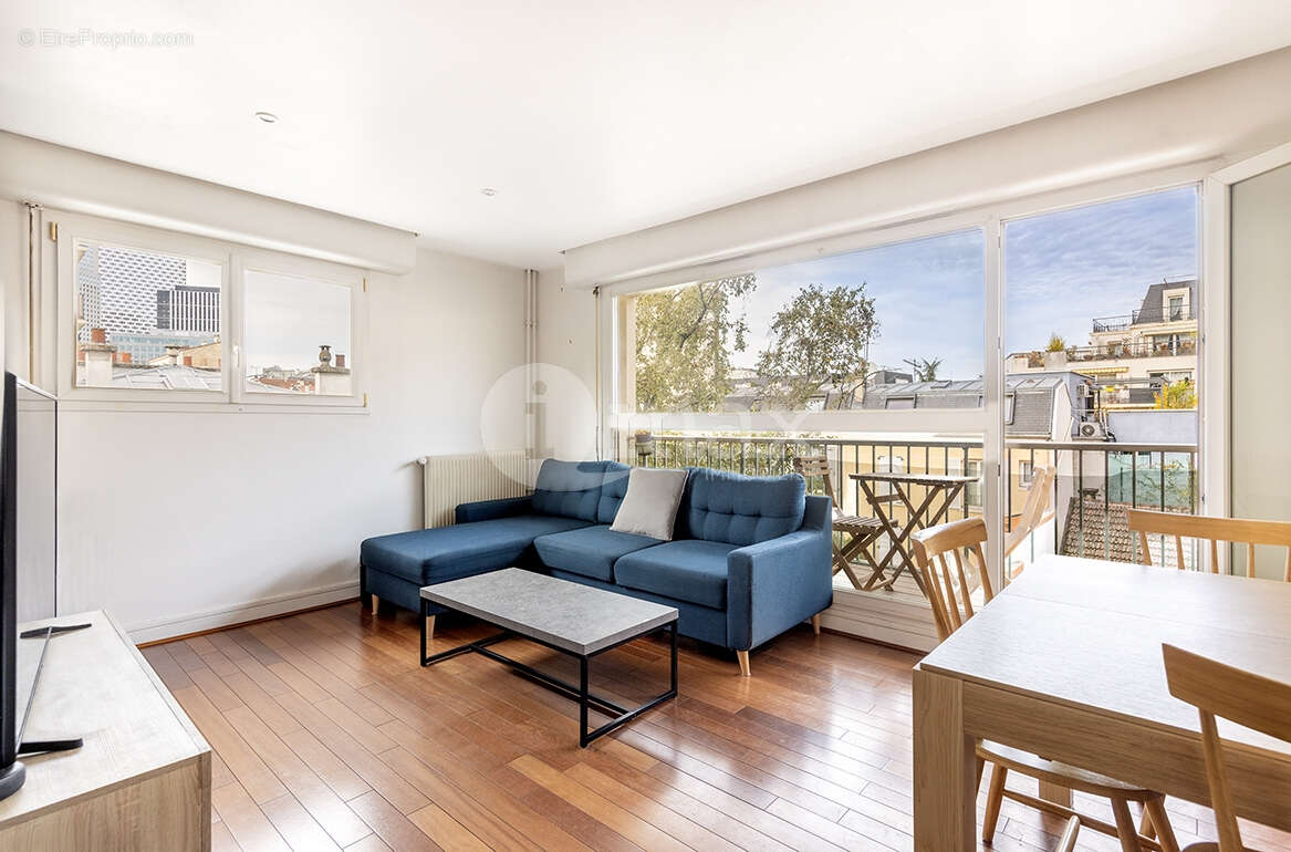 Appartement à COURBEVOIE