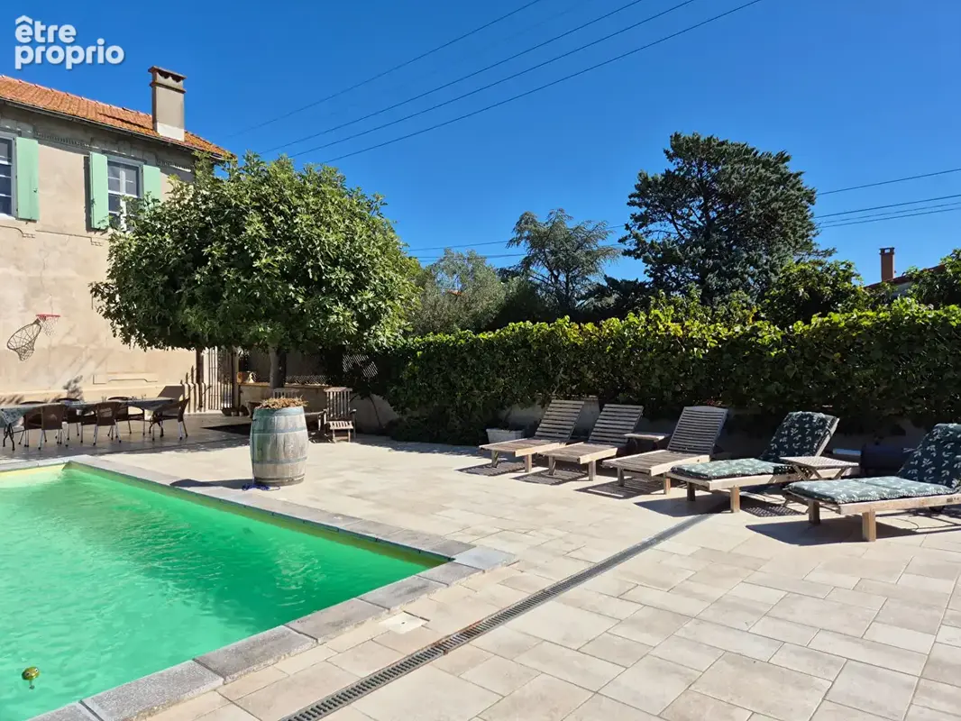 Spacieuse maison de village de six chambres avec piscine, jardin et activité de location saisonnière établie - photo 13