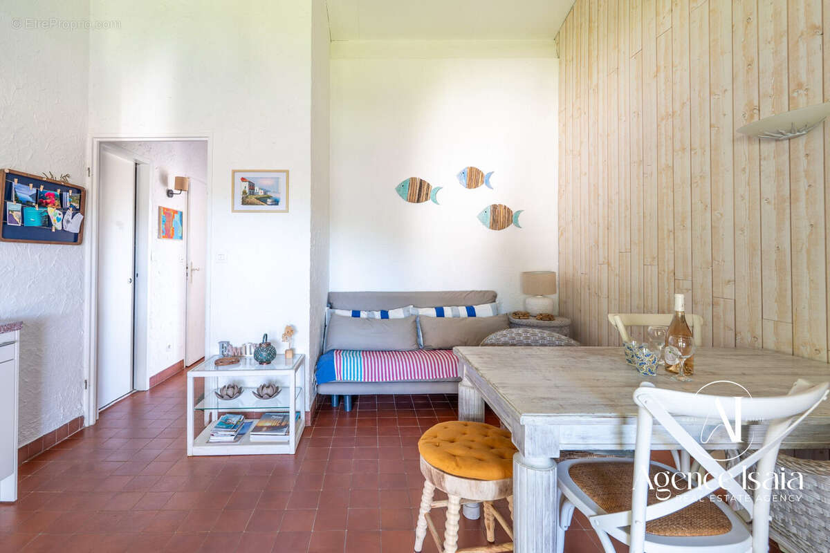 Appartement à LA CROIX-VALMER
