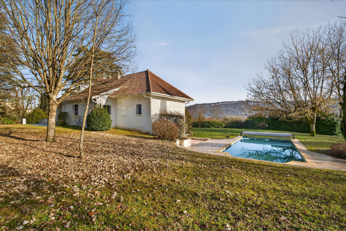 Belley - Maison familiale - Piscine - Joli parc - photo 9