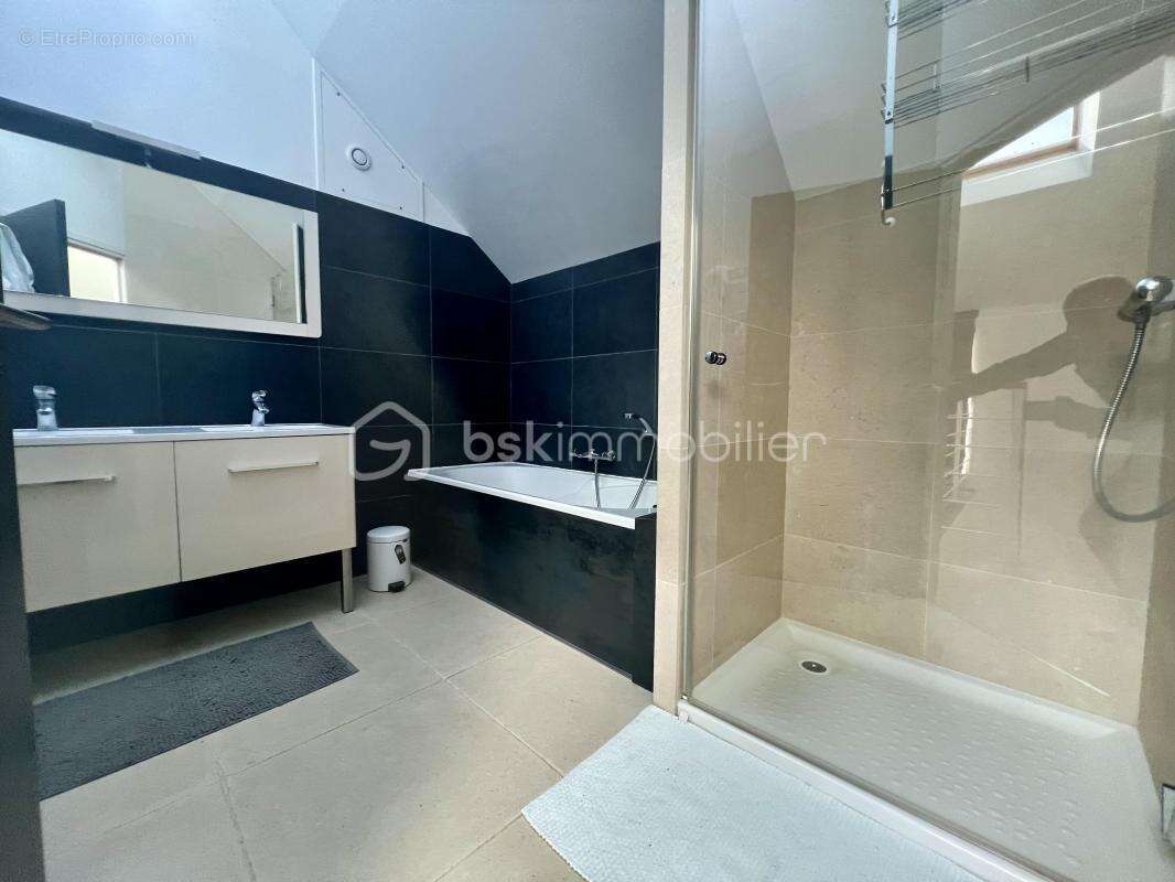 Maison à ROZAY-EN-BRIE