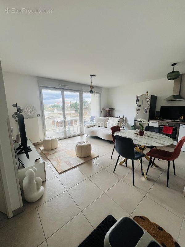 Appartement à MEYZIEU