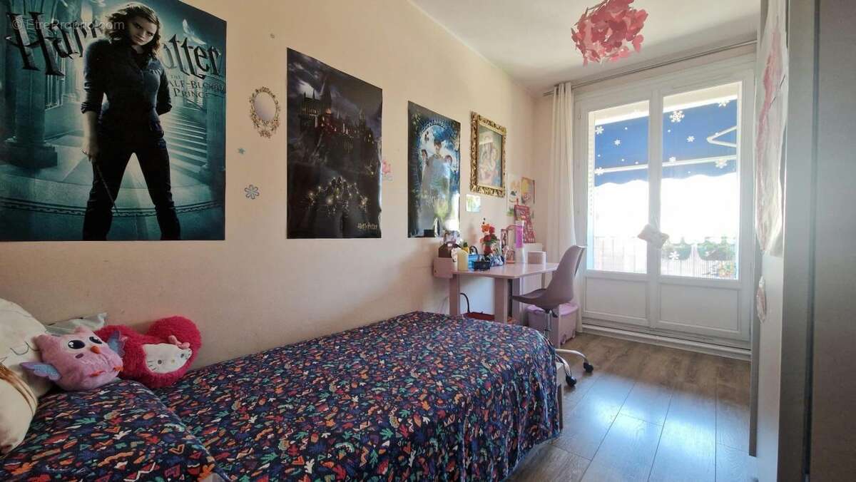 Appartement À Vendre T5 avec cave et place de stationnement - photo 12