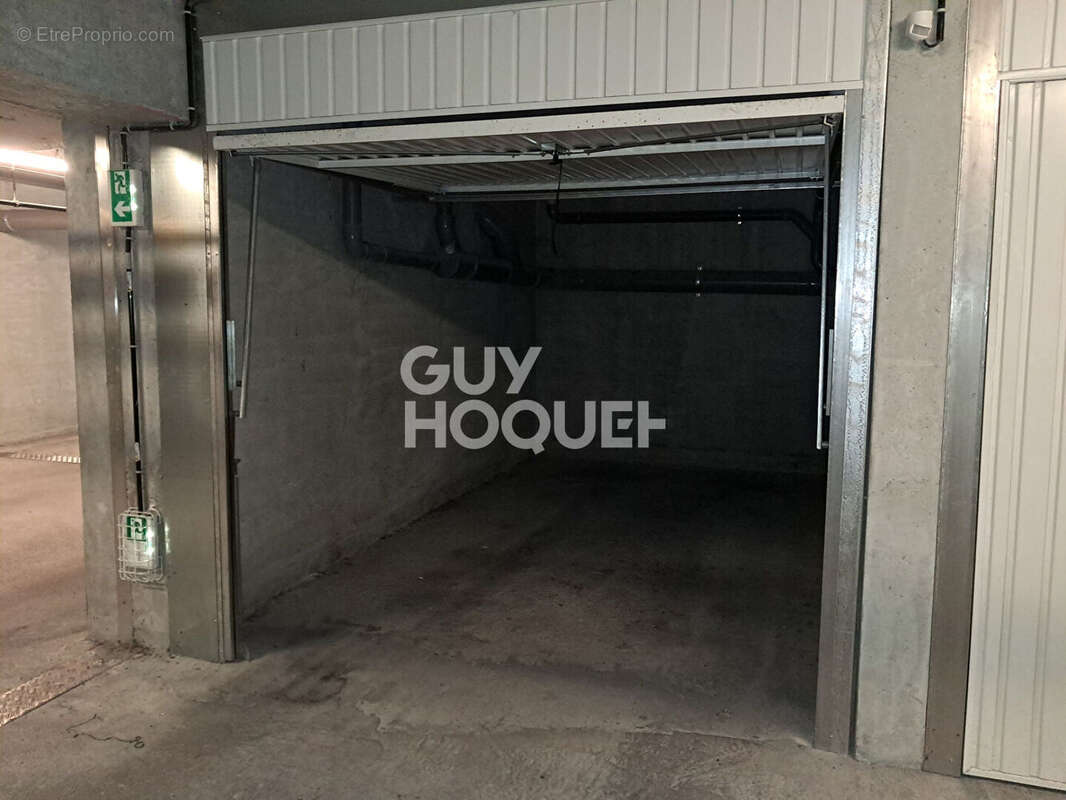 Parking à VILLEURBANNE