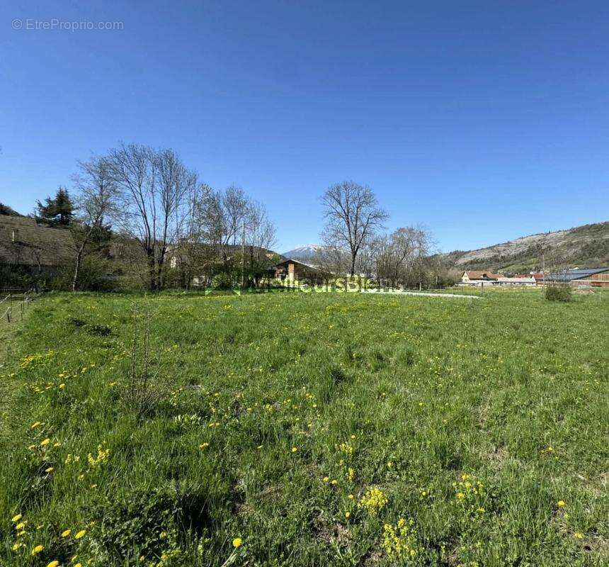 Magnifique terrain à gap, 666 m² viabilisé, pour 200 m2 constructible - photo 3