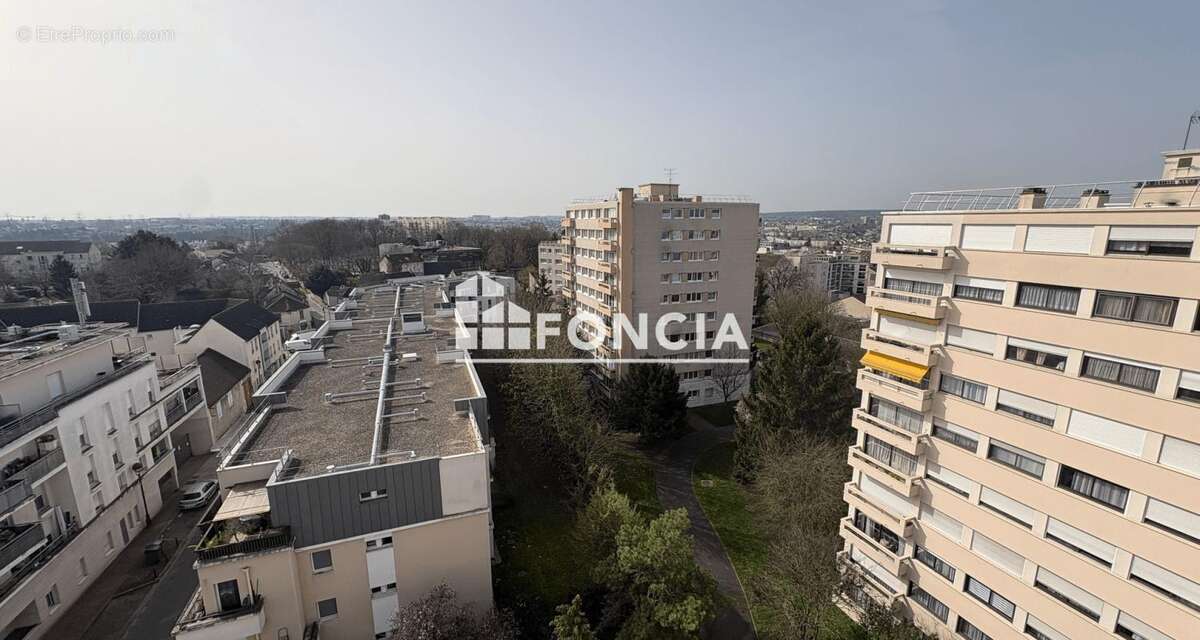 Appartement à FRESNES