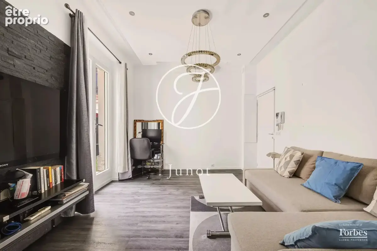 Paris 16e - TROCADÉRO / LUBECK - Appartement à vendre - 2 pièces - 40,41m² Carrez - 1 chambre - Terrasse 14,16m² - Sud Est. - photo 6