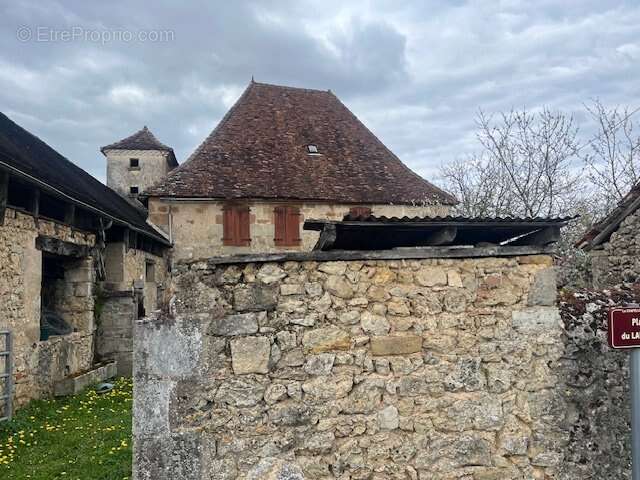 Maison à LA CHAPELLE-AUX-SAINTS