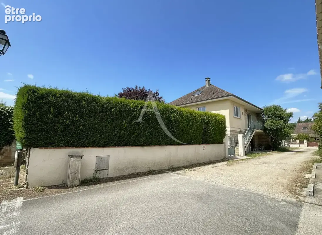 SERRIS BOURG - Env. 160 m² - 4 chambres - Terrain 588 m² - photo 10
