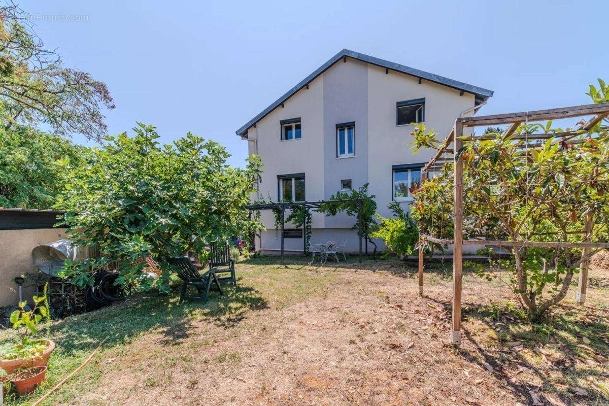 69400 - ARNAS - Maison familiale de 133 m² avec terrain - photo 11