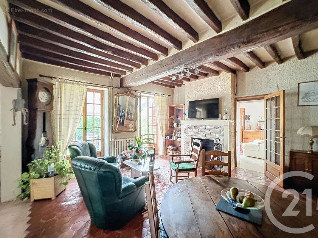 Maison à MALAY-LE-GRAND