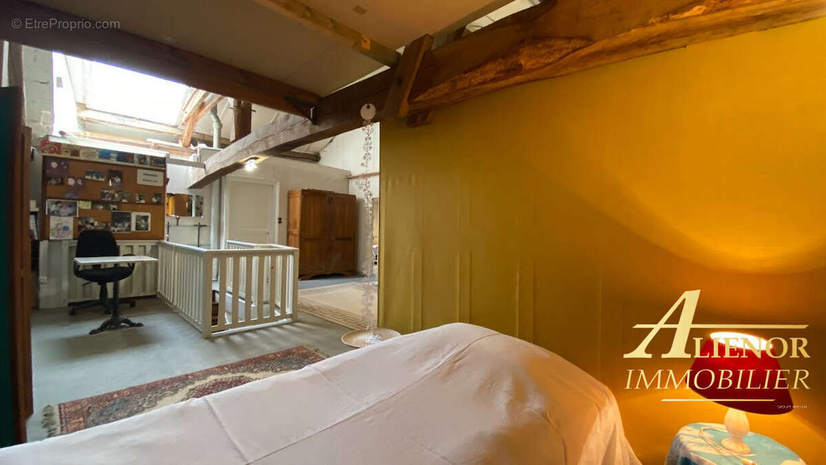Maison de village en pierre avec belle vue, jardin et garage - Bourdeilles 24310 - photo 12