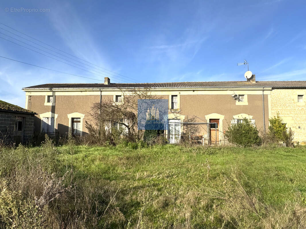 Maison à SAINT-CYR-LA-LANDE