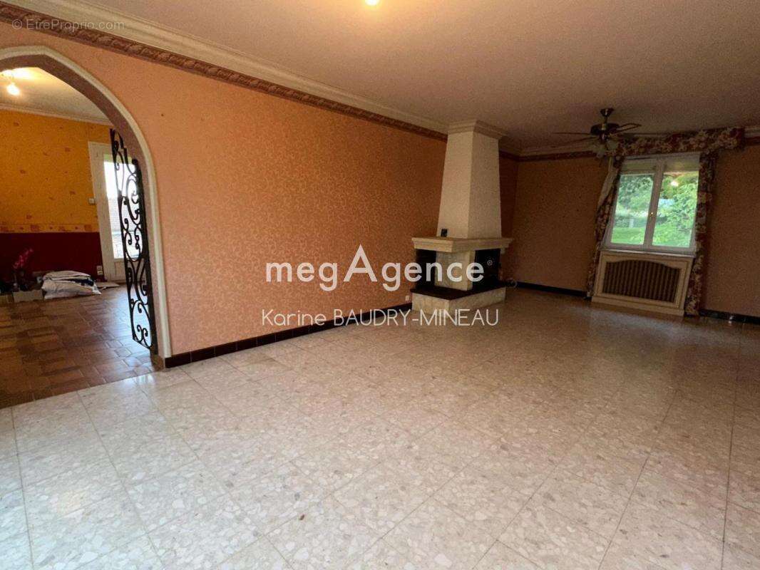 Maison à VOUNEUIL-SUR-VIENNE