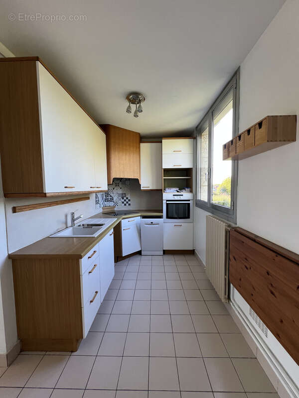 Appartement à NEAUPHLE-LE-CHATEAU