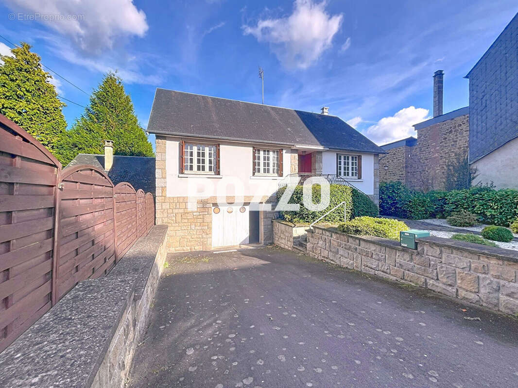 Maison à SAINT-HILAIRE-DU-HARCOUET