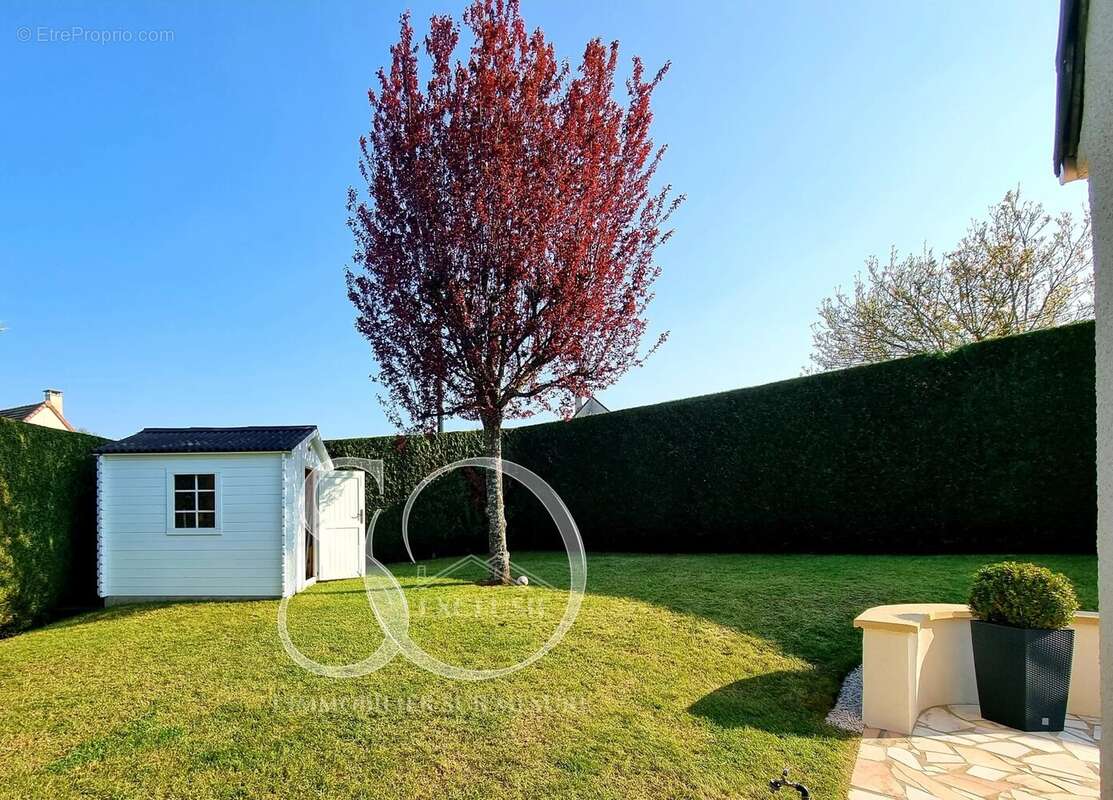 Maison à MEZIERES-SUR-SEINE