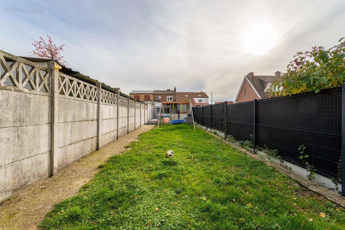 Maison à COURRIERES