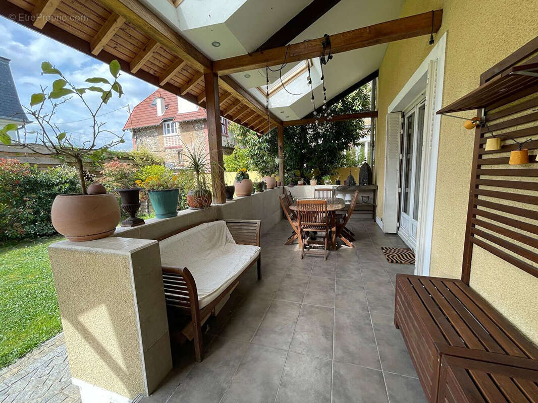 Maison à HOUILLES