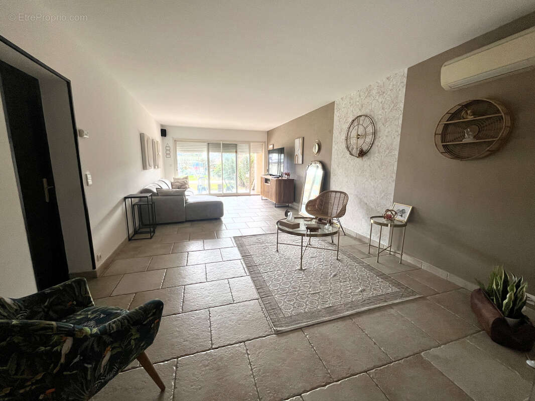 Maison à BELLEGARDE