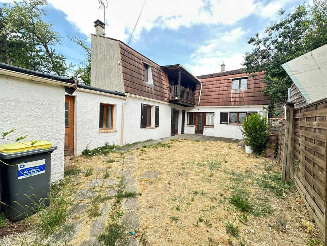 Maison garges-les-gonesse 4 pieces avec dependance - photo 1