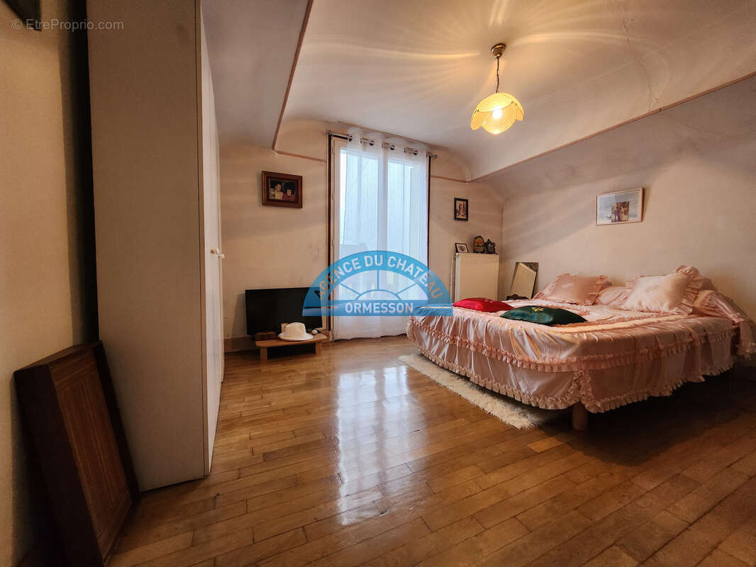 Maison à ORMESSON-SUR-MARNE