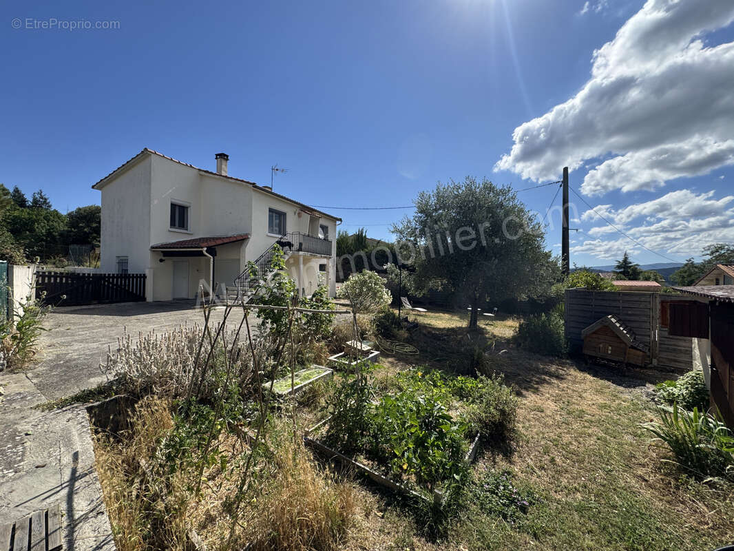 Maison avec jardin et très belle vue - photo 3