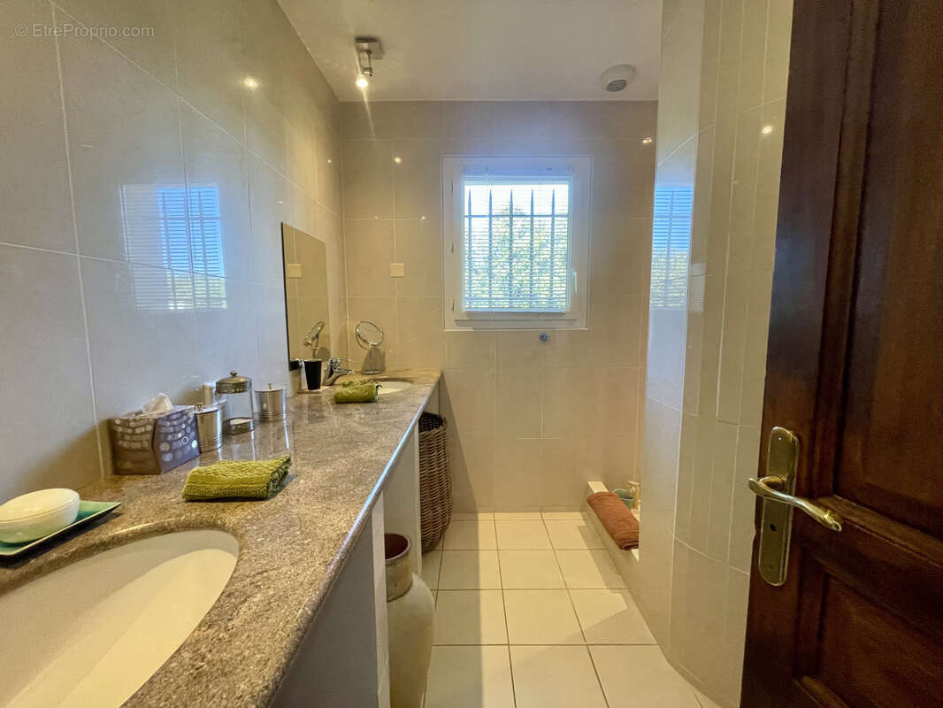 Maison à PERNES-LES-FONTAINES