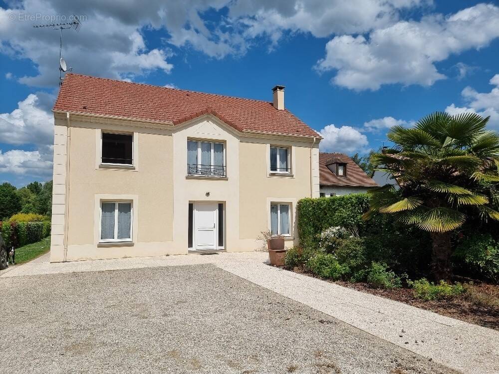 Maison à ONCY-SUR-ECOLE