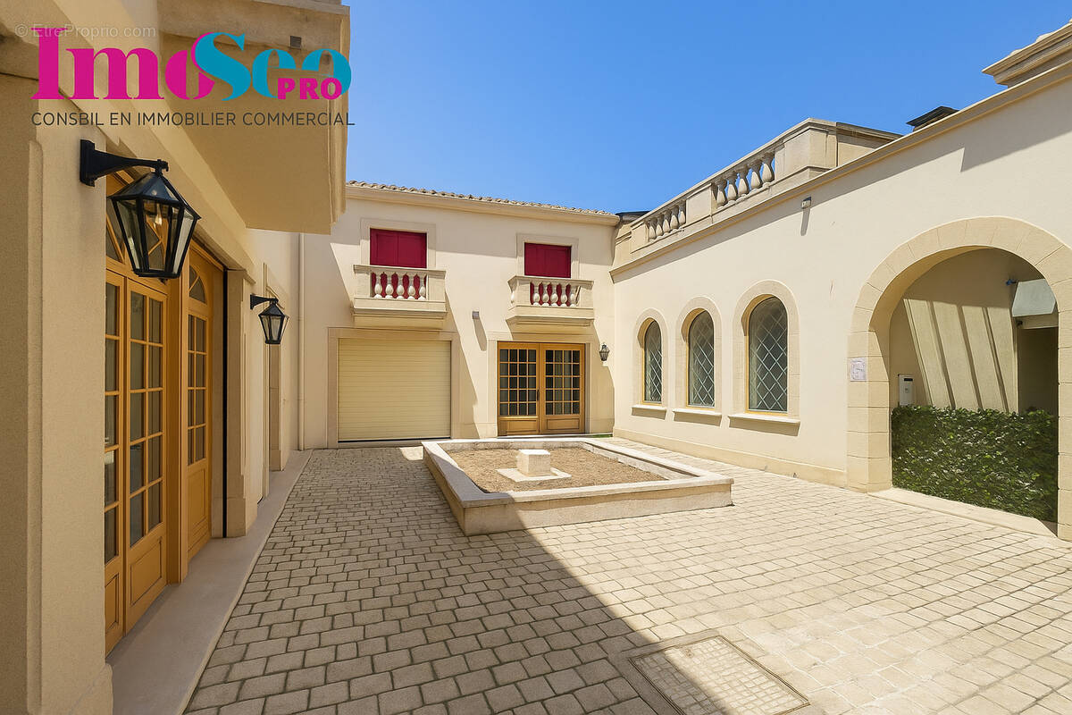 Commerce à SAINTE-EULALIE