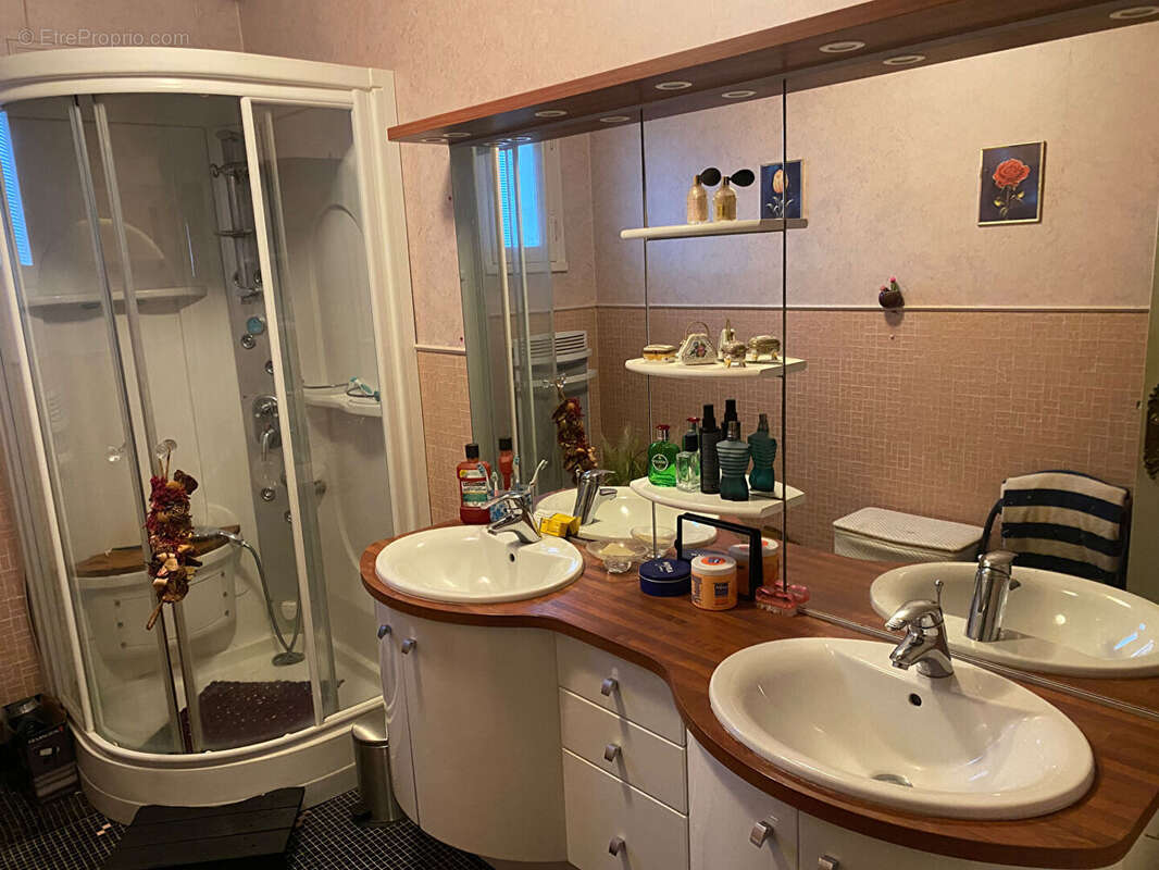 Maison à L'HUISSERIE