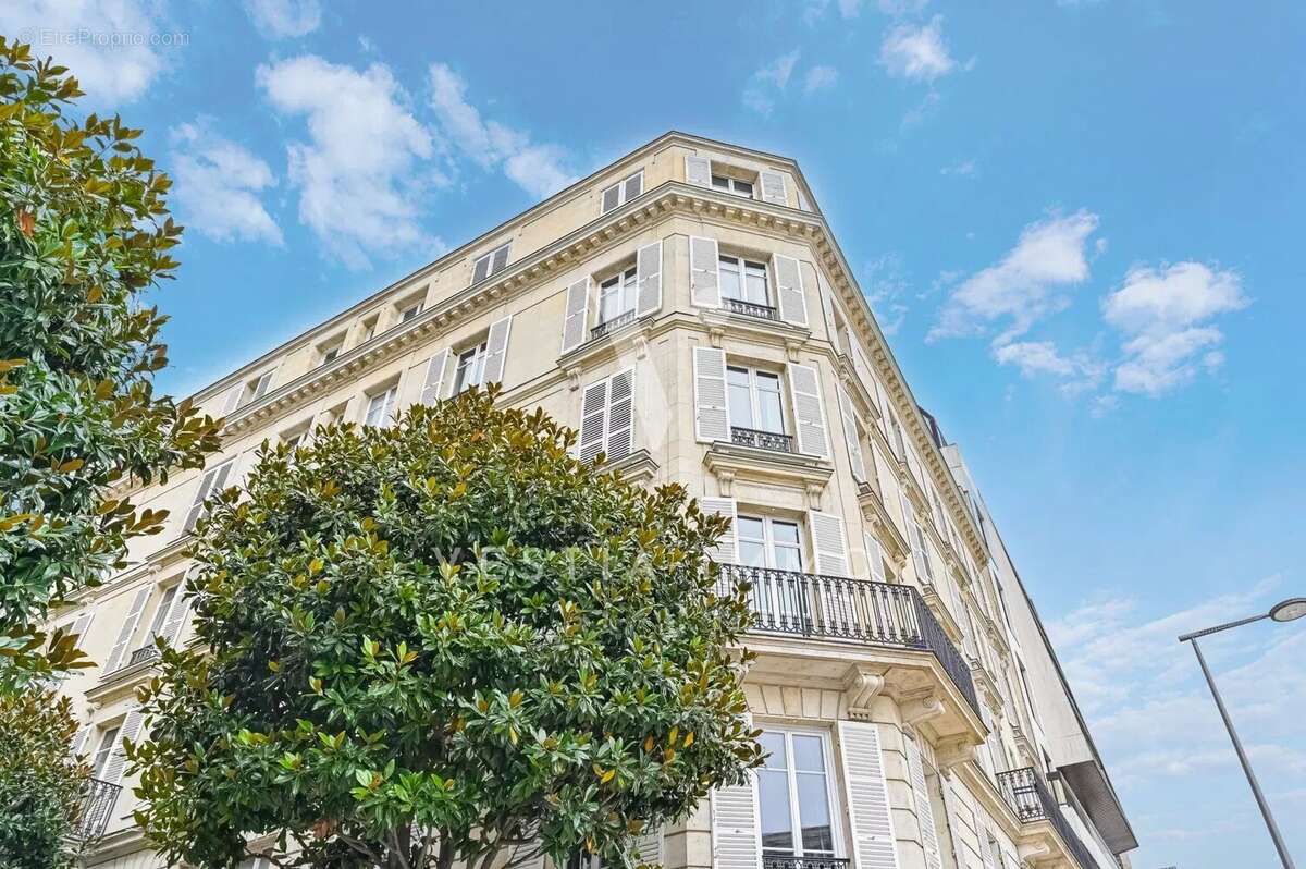 Appartement à NEUILLY-SUR-SEINE
