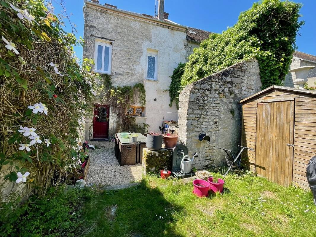 Maison à LA CHAPELLE-LA-REINE