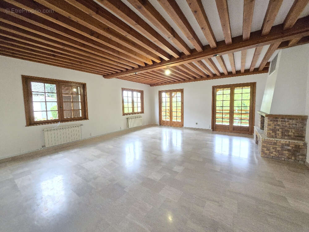 Maison à FRANCHEVILLE