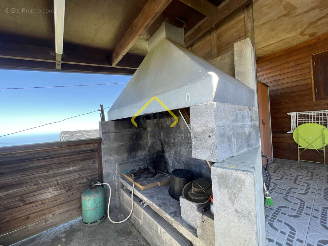 Vends charmante maison avec superbe vue à la Plaine des cafres - photo 8