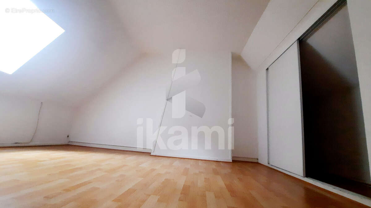 Appartement à COURSON-LES-CARRIERES