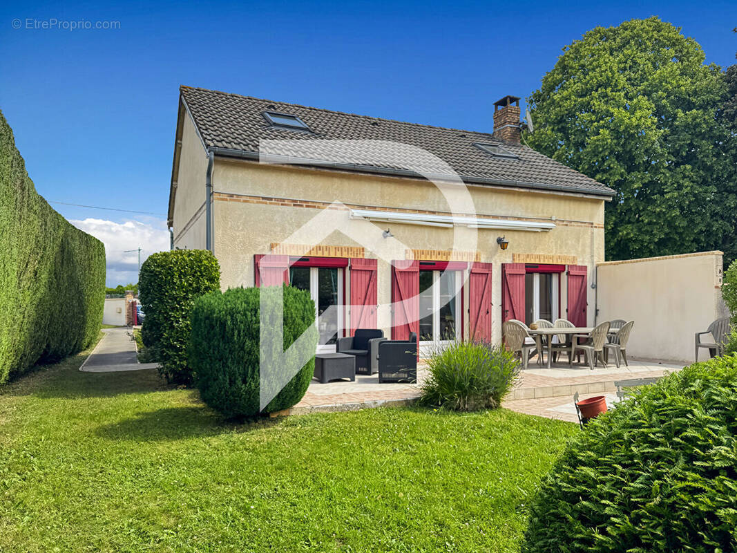 Maison à ONS-EN-BRAY